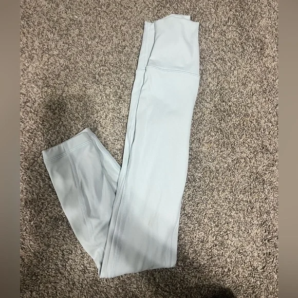 White High Rise Lululemon's Aligns 🤍 - Picture 4 of 4